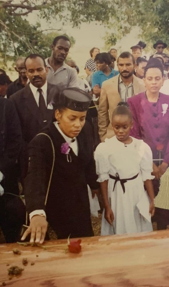 Elizabeth and Naadia Saunders